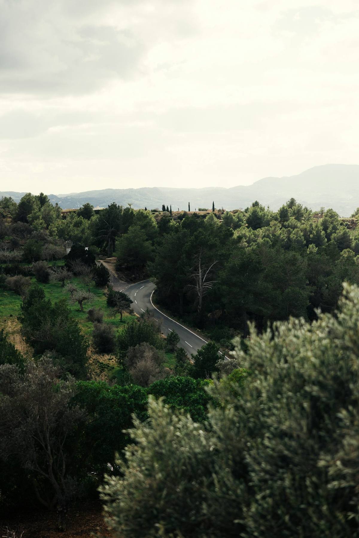 Schilderachtige kustlijn van Ibiza — IbizaLuxeHuur